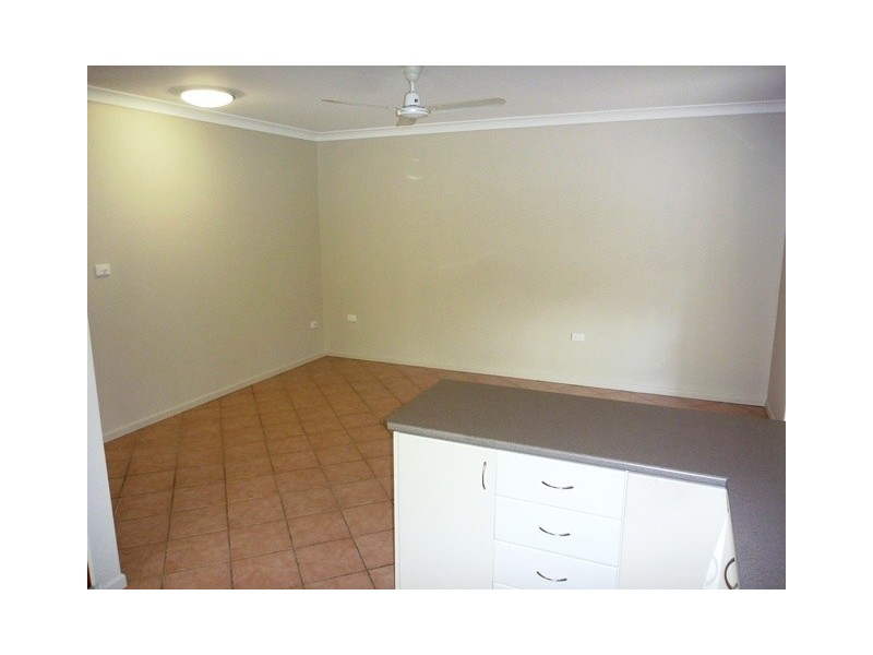 2/21 Balaclava Road, Earlville QLD 4870