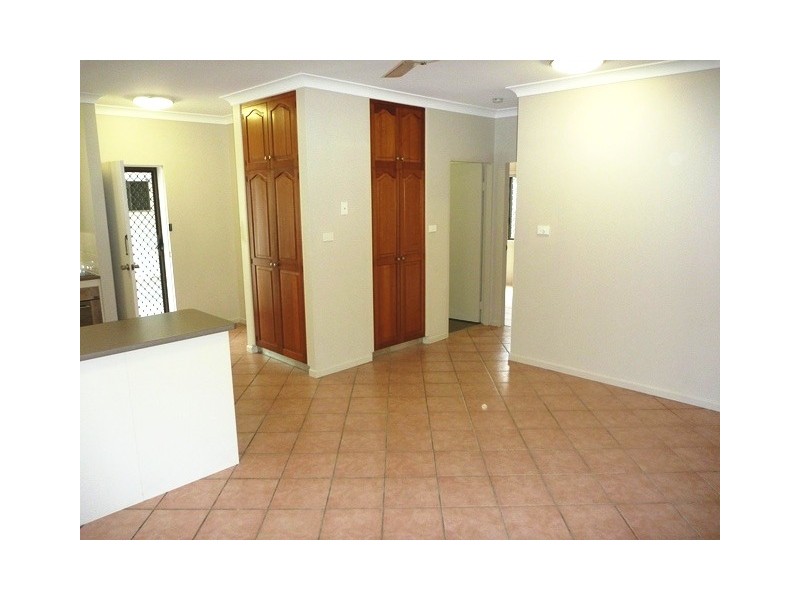 2/21 Balaclava Road, Earlville QLD 4870