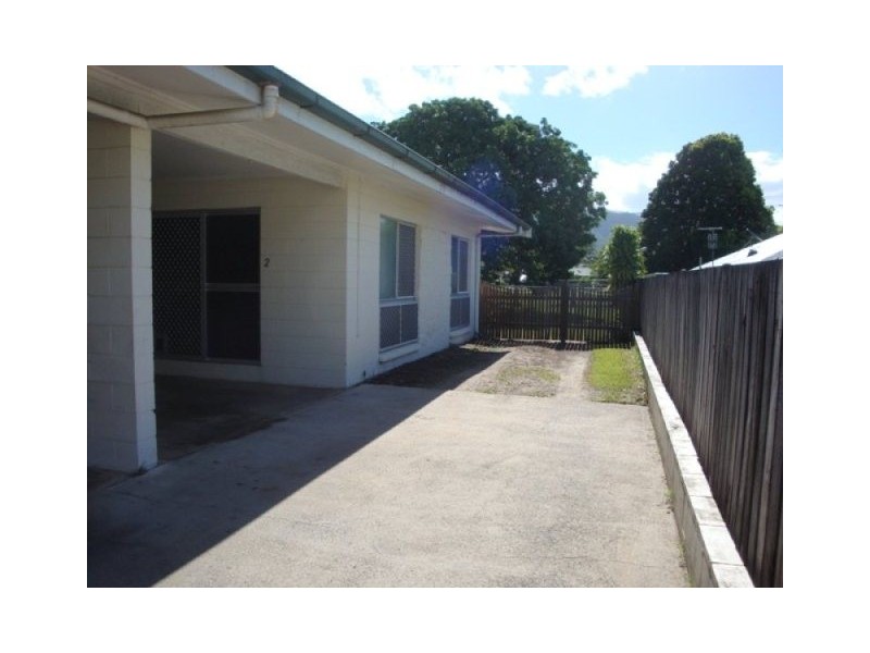 2/9 Hunt Street, Manunda QLD 4870