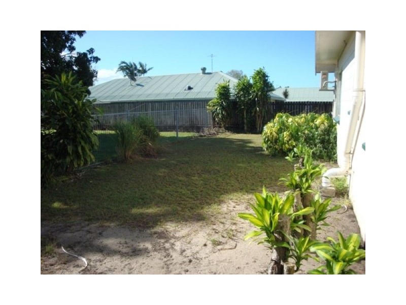 2/9 Hunt Street, Manunda QLD 4870