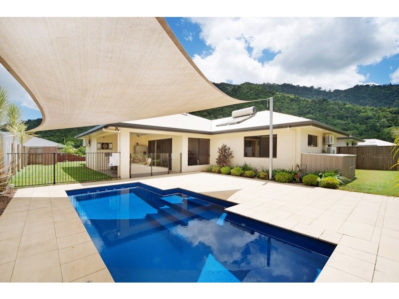 16 Kippin Close, Redlynch QLD 4870