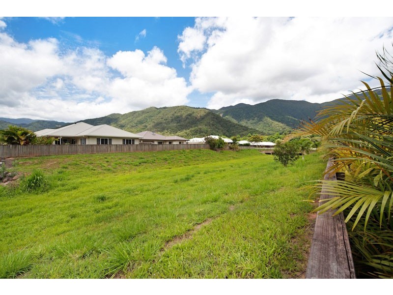 16 Kippin Close, Redlynch QLD 4870