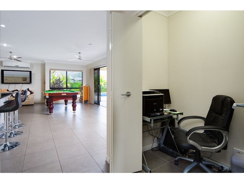 16 Kippin Close, Redlynch QLD 4870