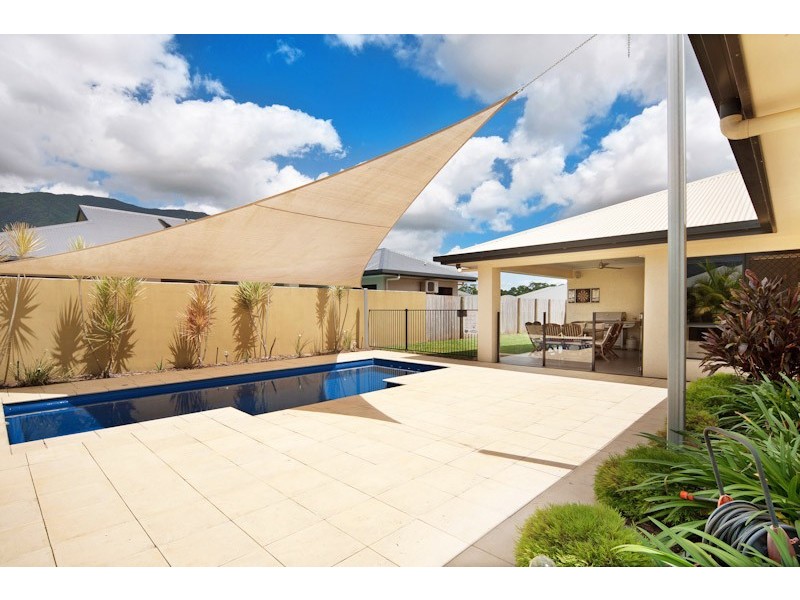 16 Kippin Close, Redlynch QLD 4870
