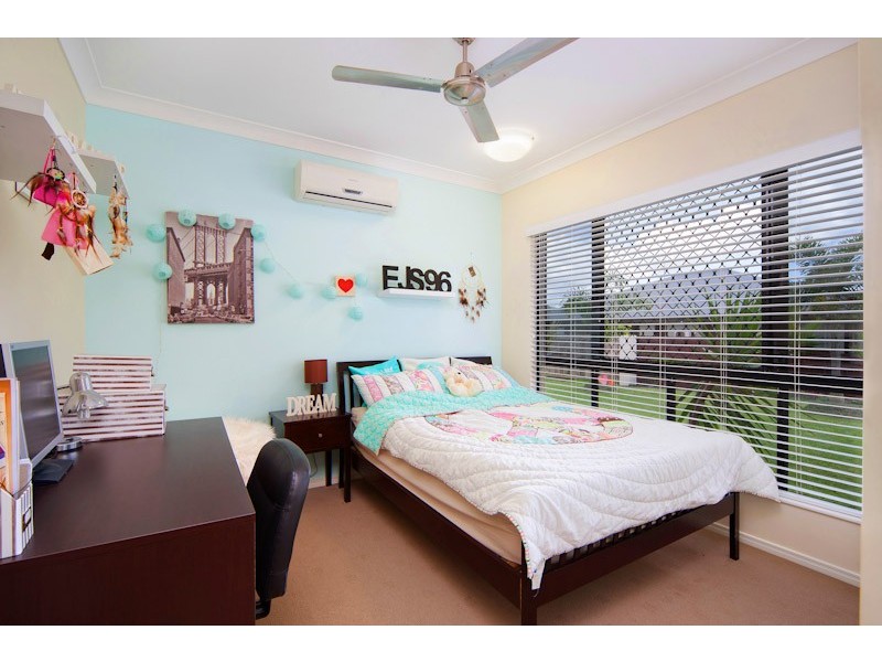 16 Kippin Close, Redlynch QLD 4870