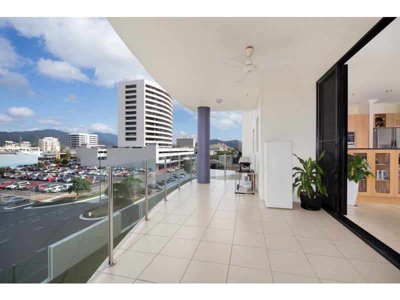 404/2-4 Lake Street, Cairns City QLD 4870