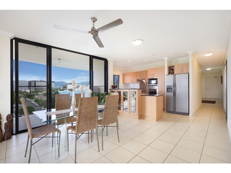 404/2-4 Lake Street, Cairns City QLD 4870