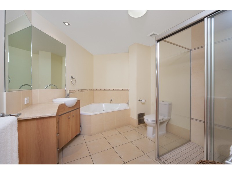 404/2-4 Lake Street, Cairns City QLD 4870