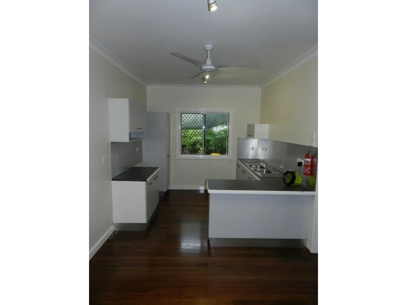 86 Hoare Street, Manunda QLD 4870