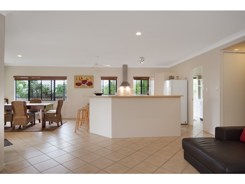 12 Surtees Close, Bentley Park QLD 4869