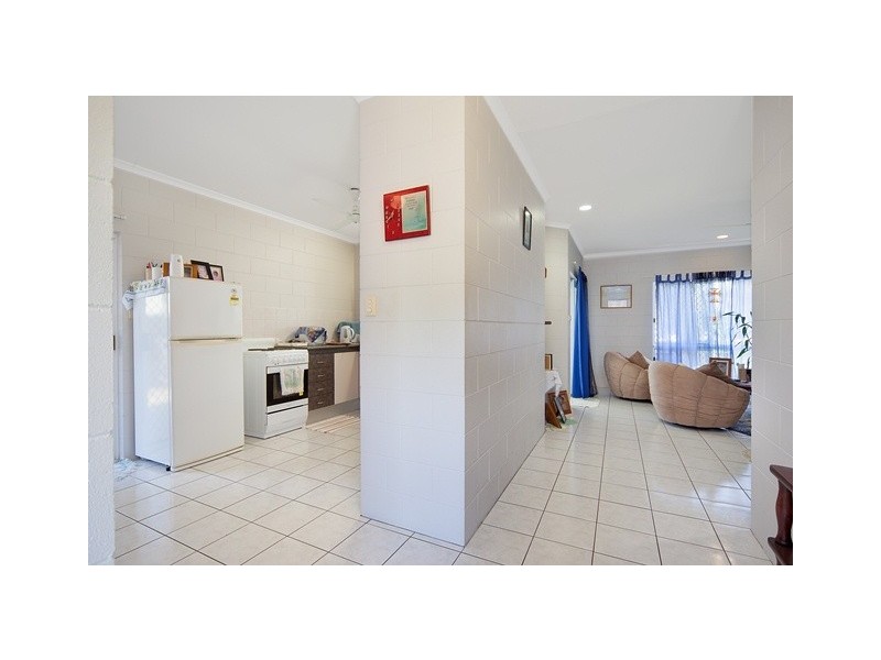 281 Robert Road, Bentley Park QLD 4869
