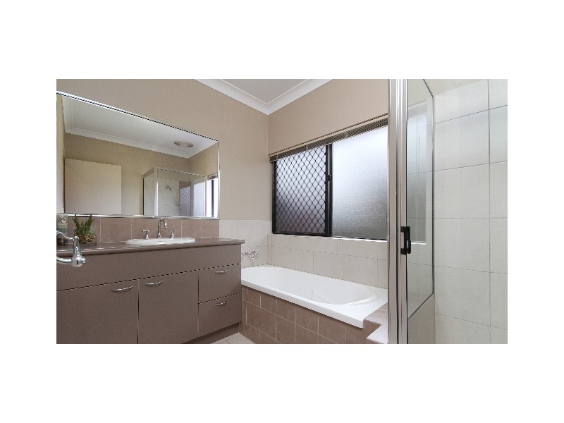 189 Timberlea Drive, Bentley Park QLD 4869