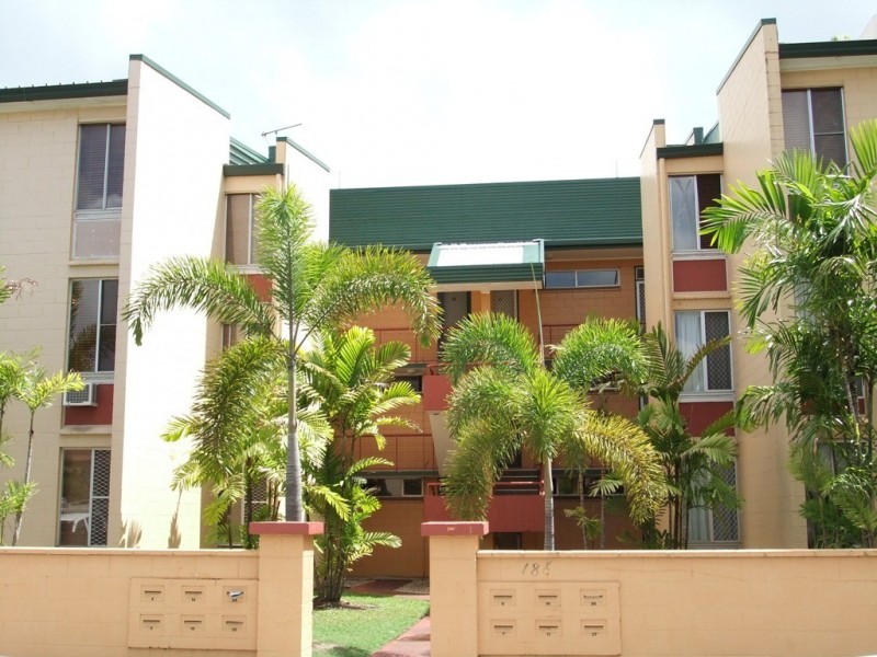 7/186 Lake Street, Cairns North QLD 4870