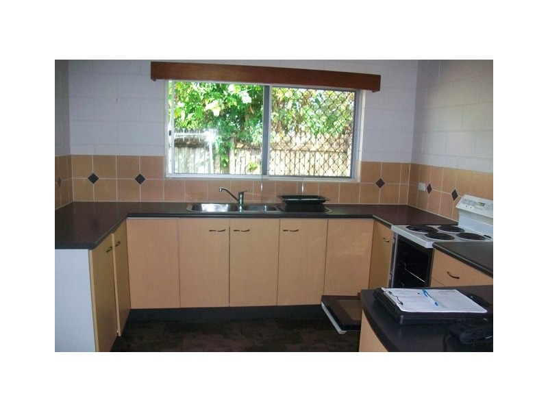 2/7 Mahogany Street, Manoora QLD 4870