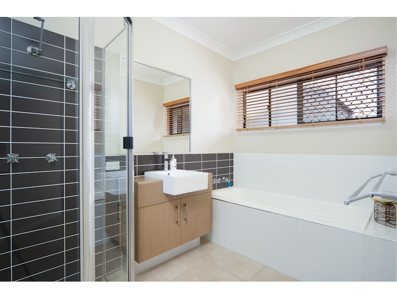 13 Roderick Street, Bentley Park QLD 4869