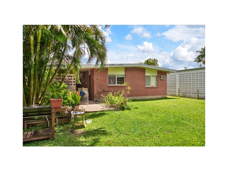 3 Chaplain Avenue, Manunda QLD 4870