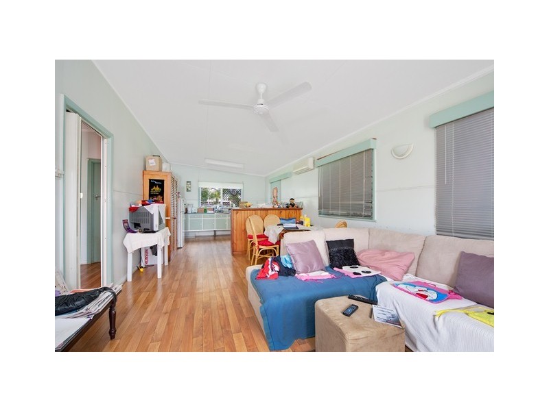 3 Chaplain Avenue, Manunda QLD 4870
