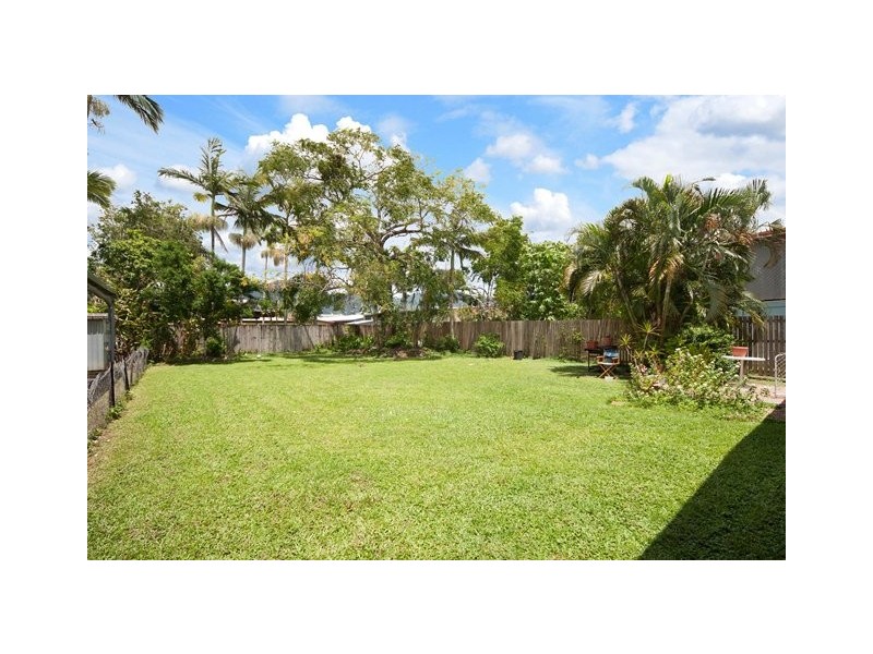 3 Chaplain Avenue, Manunda QLD 4870