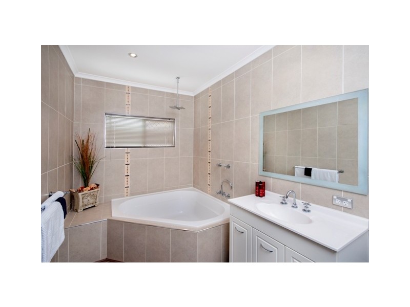 14 Herald Street, Bentley Park QLD 4869
