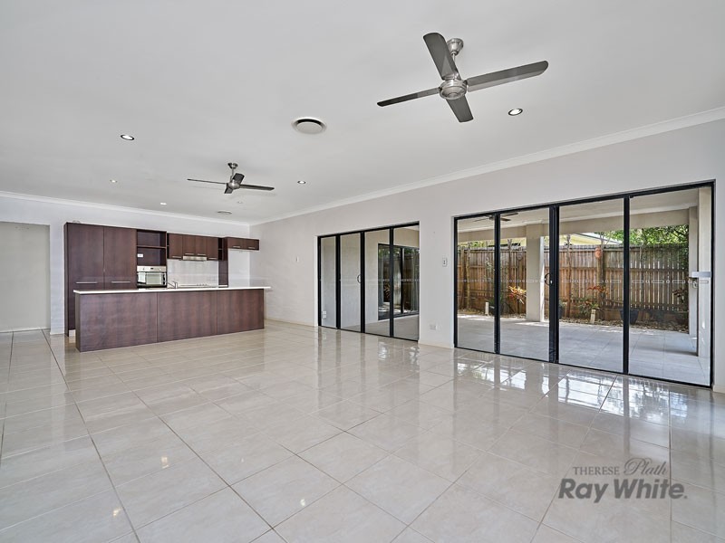 10 Shelbourne Street, Bentley Park QLD 4869