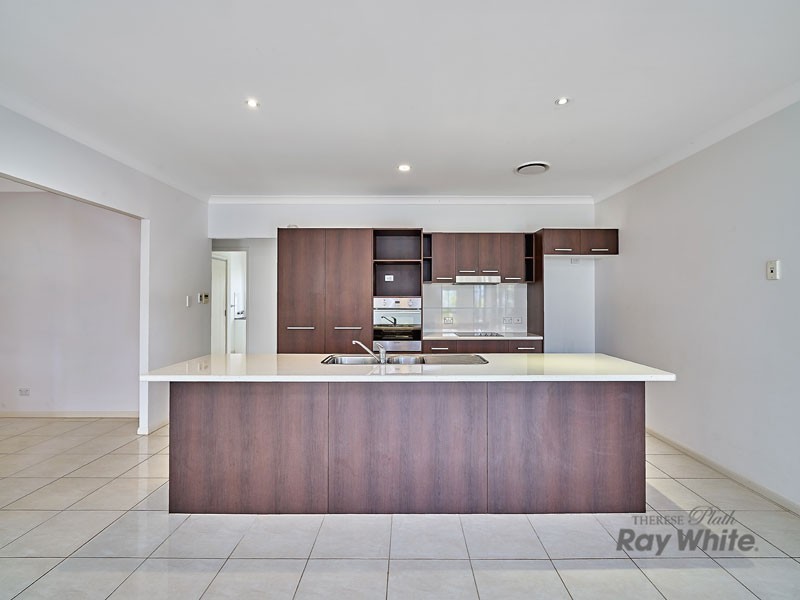 10 Shelbourne Street, Bentley Park QLD 4869