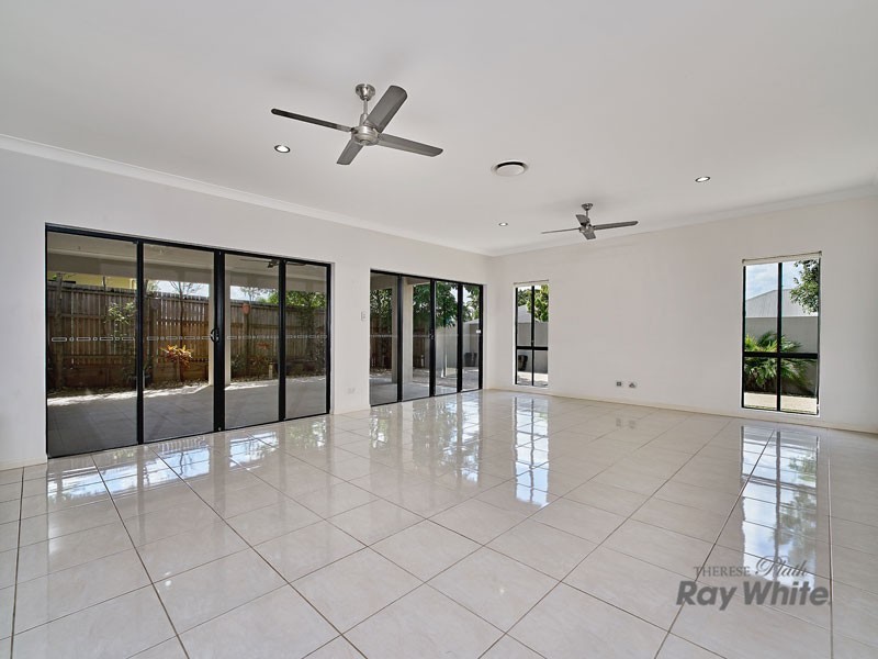 10 Shelbourne Street, Bentley Park QLD 4869