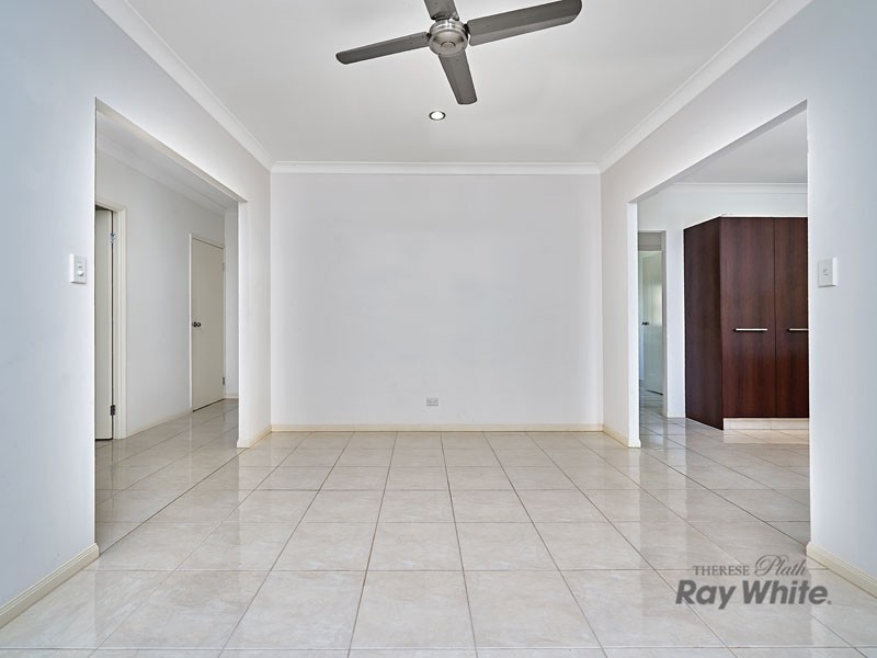 10 Shelbourne Street, Bentley Park QLD 4869