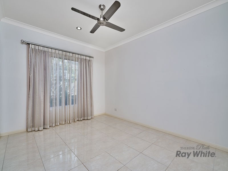10 Shelbourne Street, Bentley Park QLD 4869