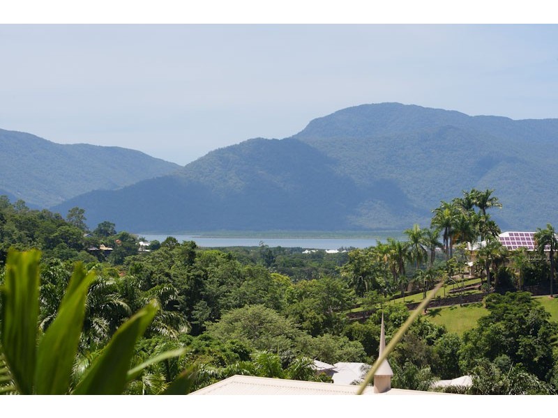 4 Knott Court, Whitfield QLD 4870