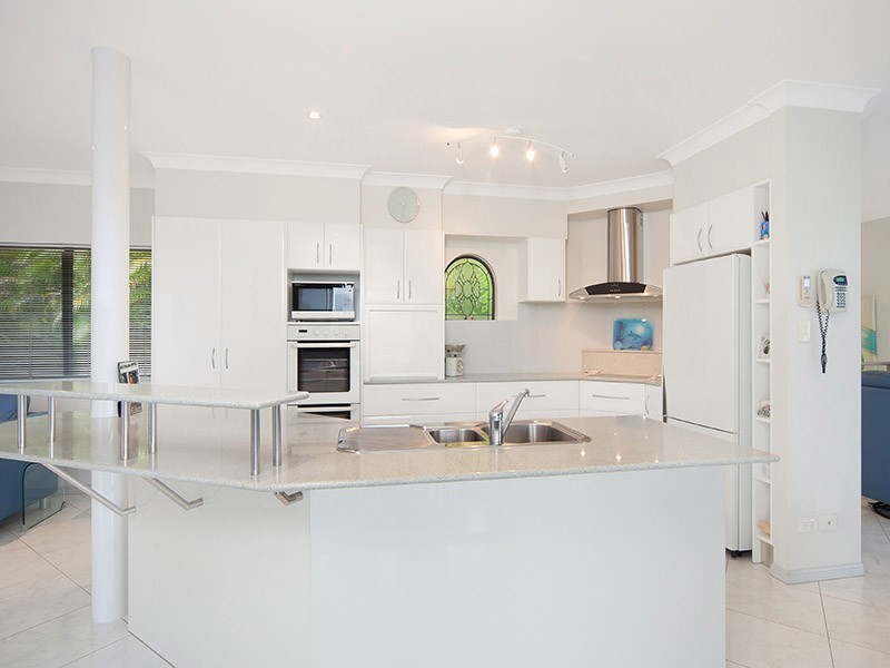 4 Knott Court, Whitfield QLD 4870