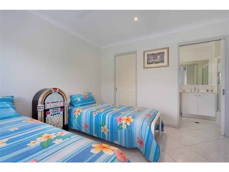 4 Knott Court, Whitfield QLD 4870