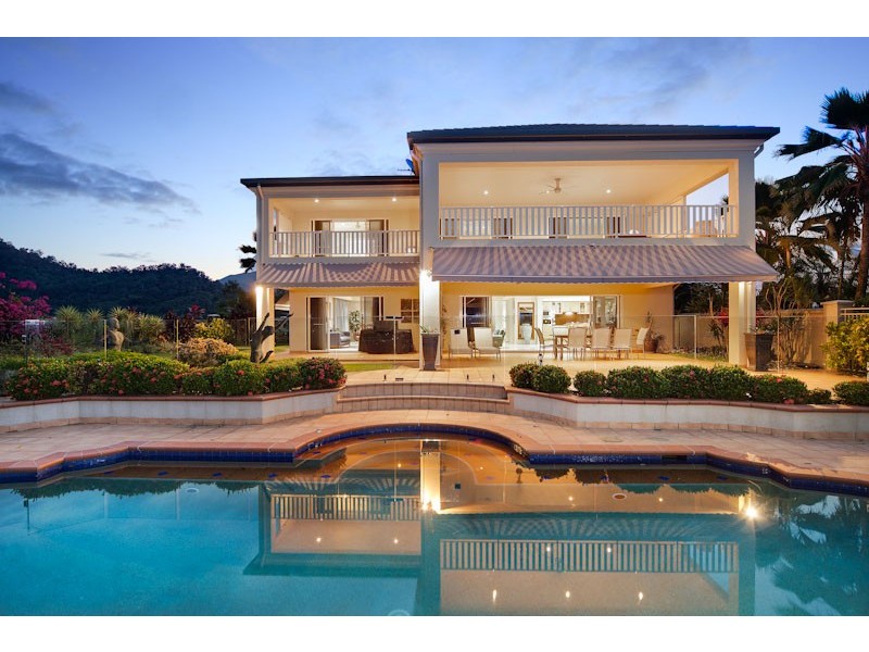 4 The Peak, Brinsmead QLD 4870