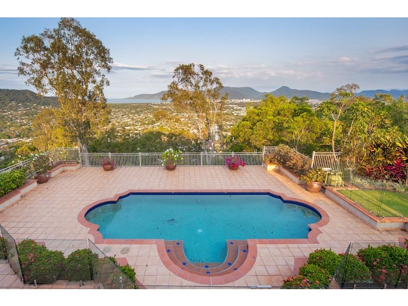4 The Peak, Brinsmead QLD 4870