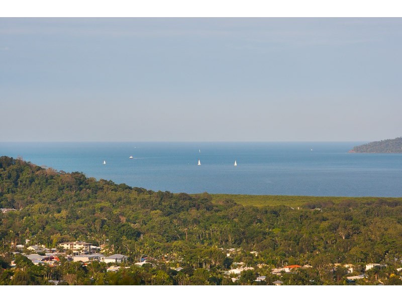 4 The Peak, Brinsmead QLD 4870