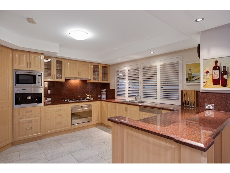 4 The Peak, Brinsmead QLD 4870