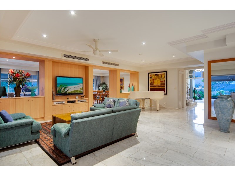 4 The Peak, Brinsmead QLD 4870