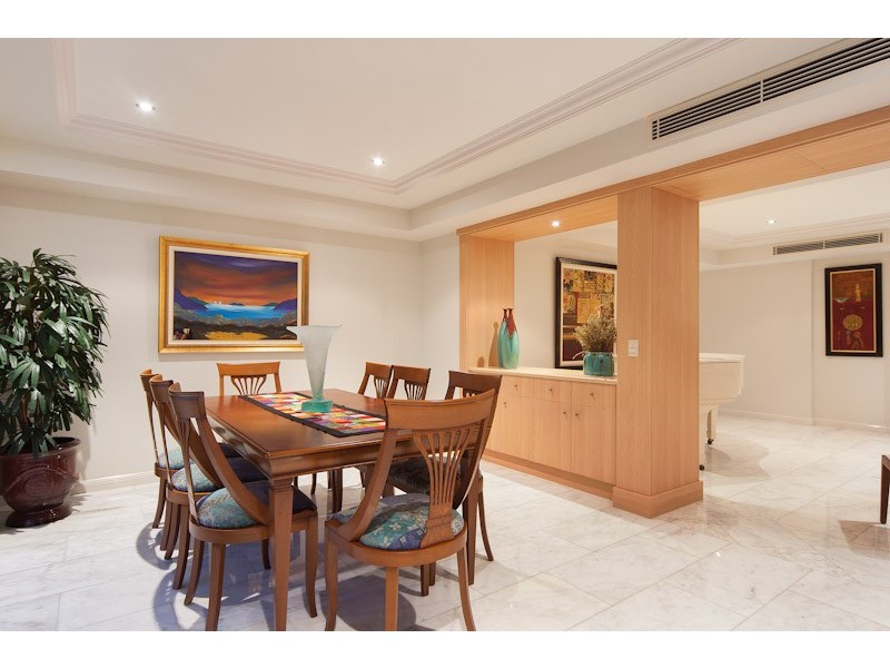 4 The Peak, Brinsmead QLD 4870