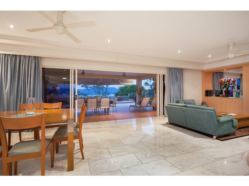 4 The Peak, Brinsmead QLD 4870