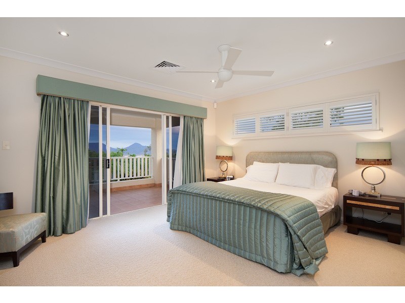 4 The Peak, Brinsmead QLD 4870