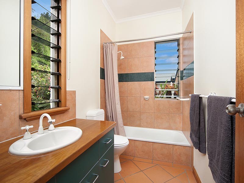 50 Sydney Street, Bayview Heights QLD 4868