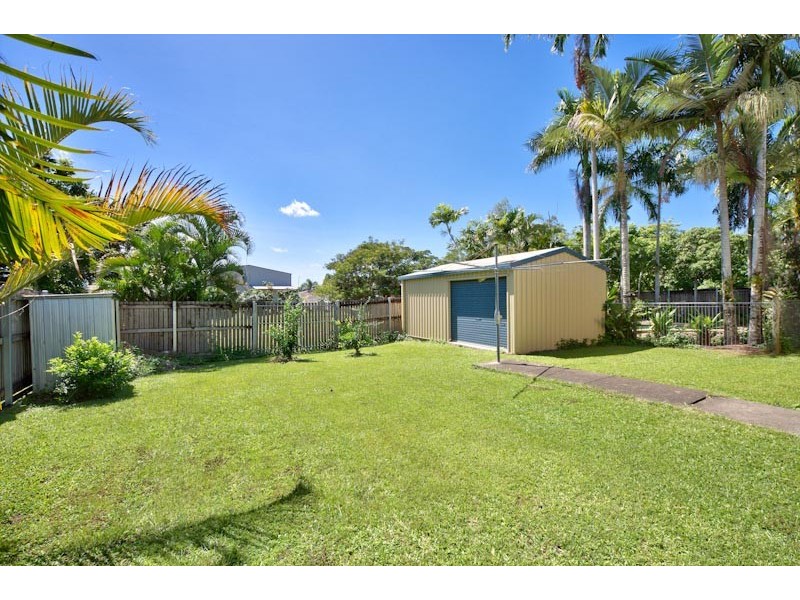 20 Golden Grove Drive, Bentley Park QLD 4869
