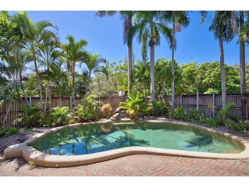 20 Golden Grove Drive, Bentley Park QLD 4869