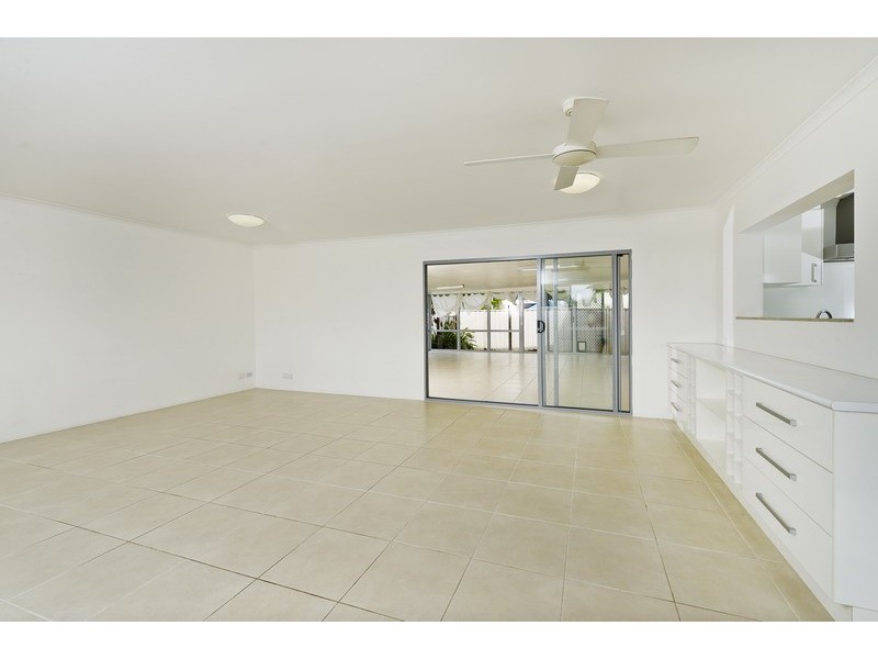 1 Torrance Avenue, Edge Hill QLD 4870