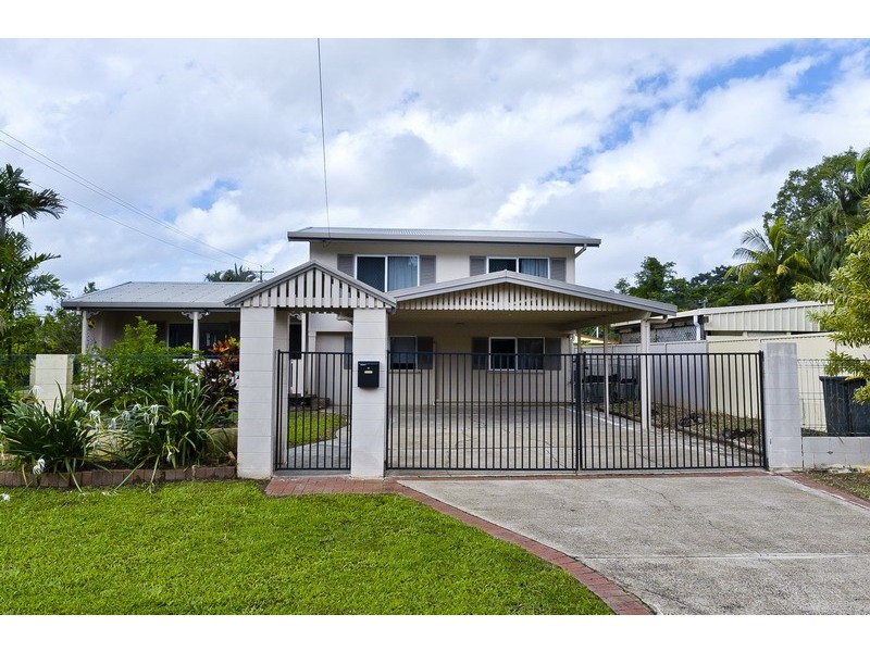 1 Torrance Avenue, Edge Hill QLD 4870