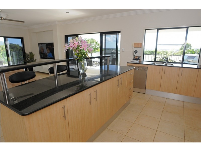 34 Eugenia Street, Redlynch QLD 4870