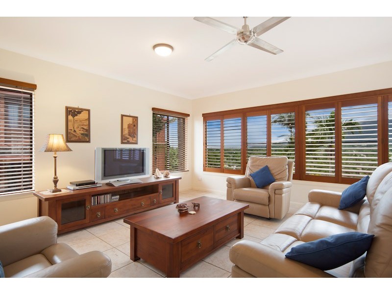 41-43 Koppen Terrace, Mooroobool QLD 4870