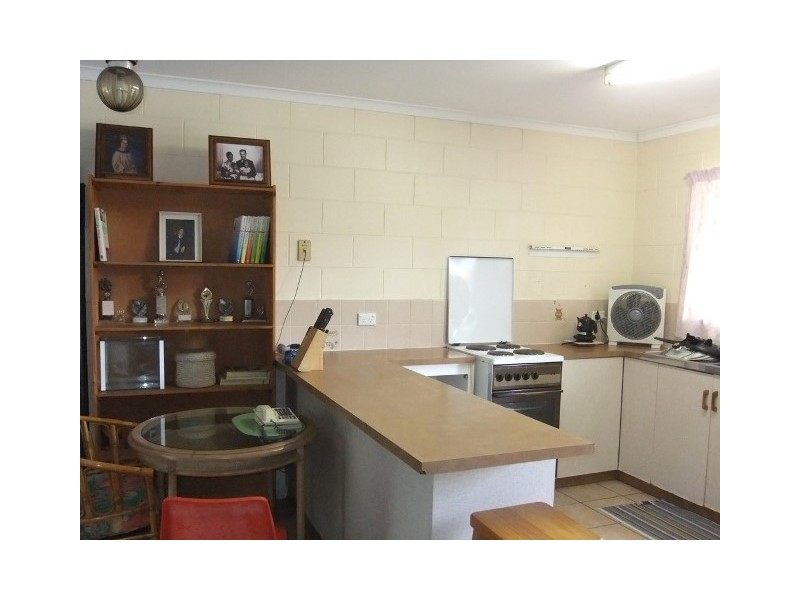 9/64 Pease Street, Manoora QLD 4870