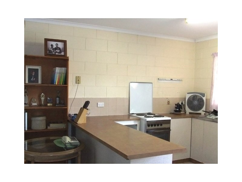 9/64 Pease Street, Manoora QLD 4870