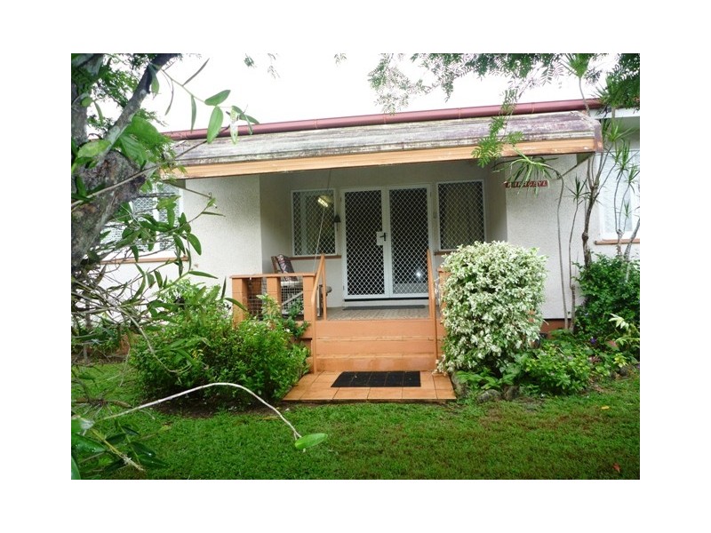 70 Tills Street, Westcourt QLD 4870