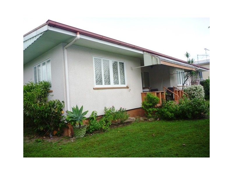 70 Tills Street, Westcourt QLD 4870